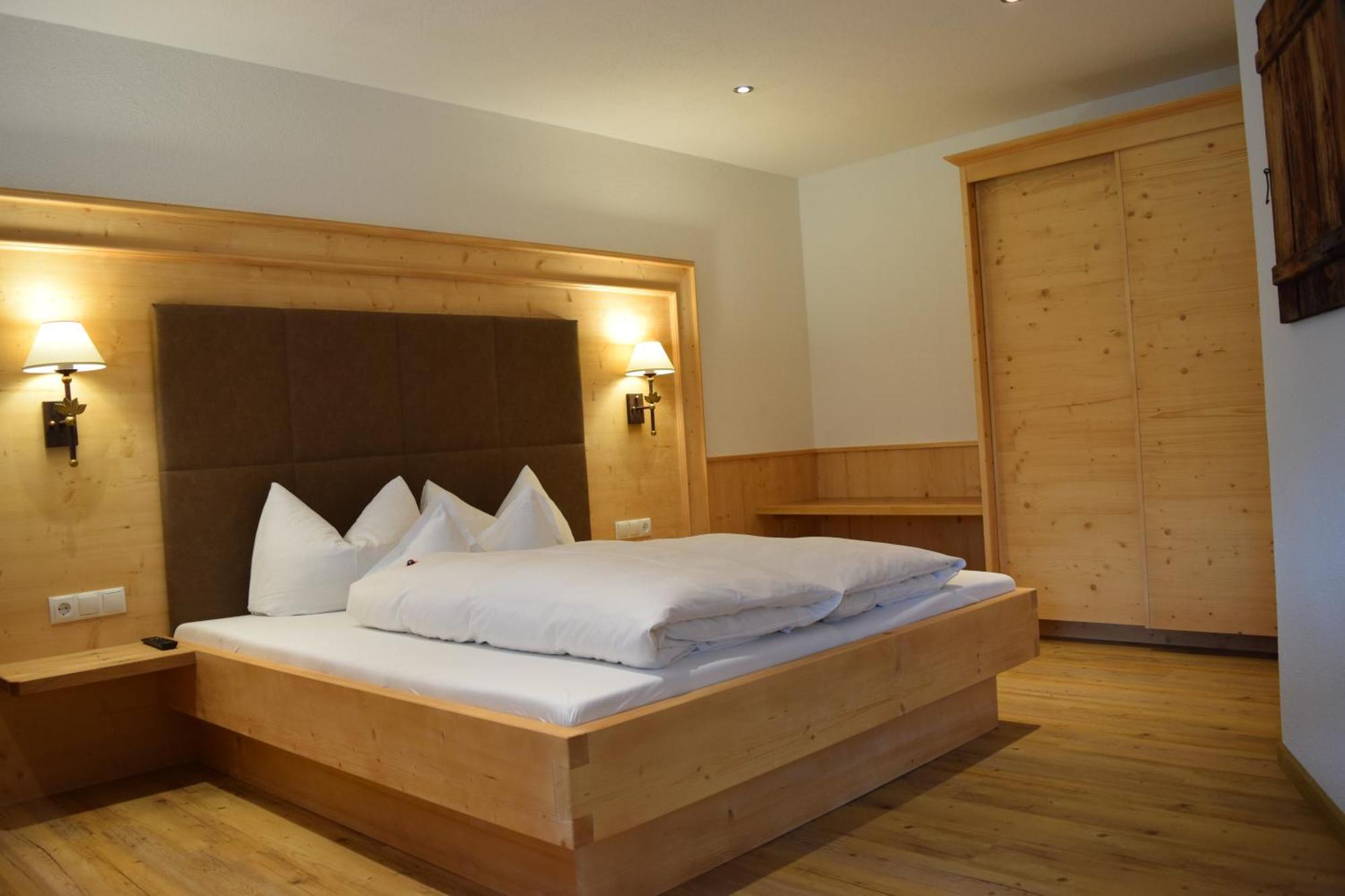 Tirol Appartement Haus Zillertal Цель-ам-Циллер Номер фото