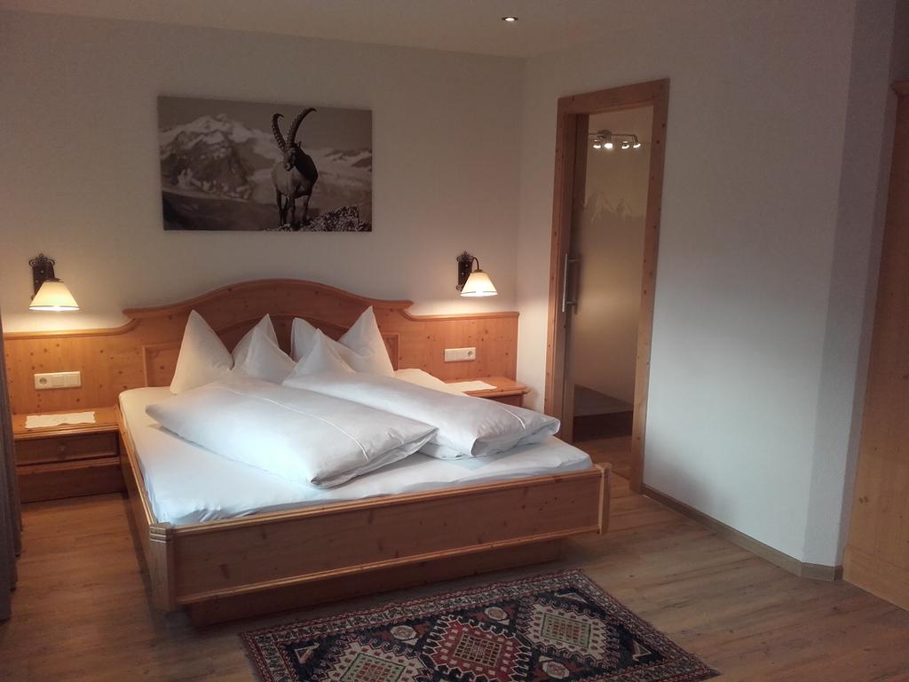 Tirol Appartement Haus Zillertal Цель-ам-Циллер Номер фото
